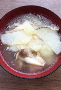ジャガイモとしめじの中華スープ