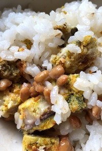 納豆とサバのカレー焼きのご飯