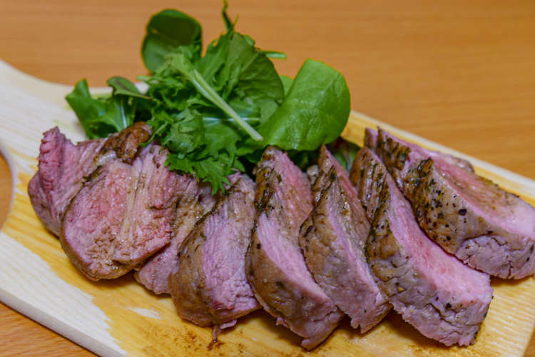 炊飯器で 豚ヒレの旨み滴るローストポーク レシピ 作り方 By 拳の痩せレシピ クックパッド 簡単おいしいみんなのレシピが377万品