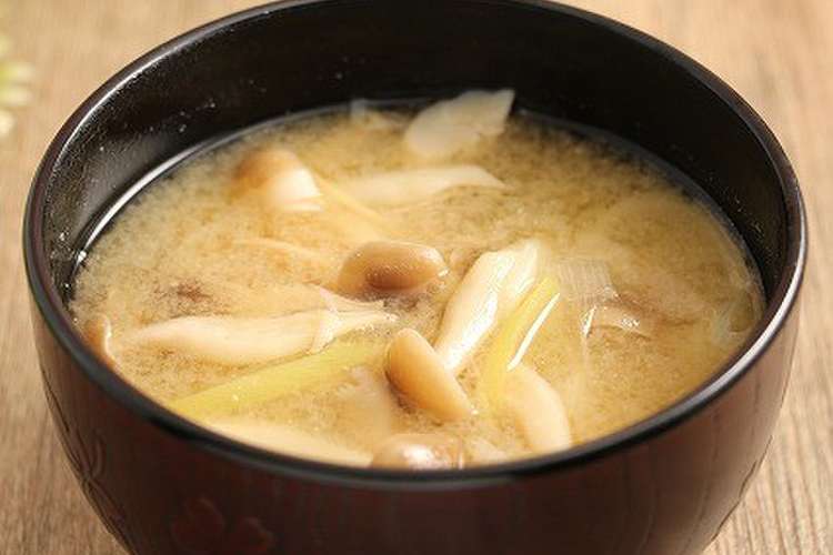 簡単 ぶなしめじのお味噌汁 生姜風味 レシピ 作り方 By だんどり亭 クックパッド