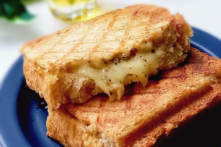 ピリッと黒胡椒 蜂蜜チーズのホットサンド レシピ 作り方 By かき クックパッド 簡単おいしいみんなのレシピが371万品