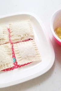 【幼児食】バナナペーストのサンドイッチ