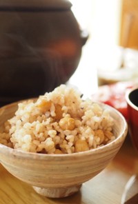 土鍋で玄米豆ご飯
