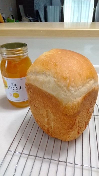 HB♪国産小麦粉ではちみつミルク食パンの写真