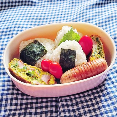 お弁当に♪青ネギと魚肉ソーセージの卵焼きの写真
