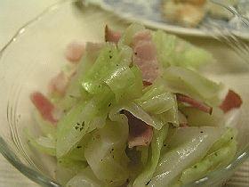 キャベツとベーコンのホットサラダ