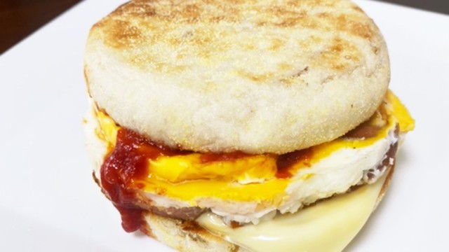 朝食に ソーセージエッグマフィン レシピ 作り方 By Baconegg クックパッド 簡単おいしいみんなのレシピが376万品 朝食に ソーセージエッグマフィン レシピ 作り方 By Baconegg クックパッド 簡単おいしいみんなのレシピが376万品