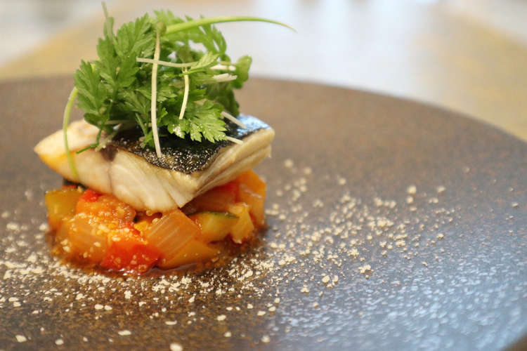 フランス料理 鯖のポワレ夏野菜のエチュベ レシピ 作り方 By モンプチシェフ クックパッド 簡単おいしいみんなのレシピが360万品