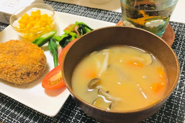 しめじと大根とにんじんのお味噌汁 レシピ 作り方 By 体裁よく クックパッド 簡単おいしいみんなのレシピが374万品