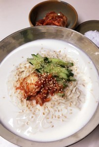 韓国夏ご飯。濃厚豆乳麺「コングクス」