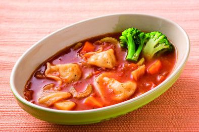 水餃子入り！野菜たっぷり満腹トマトスープの写真