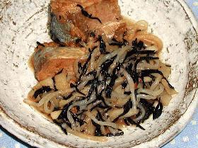 さば缶とひじきの煮物