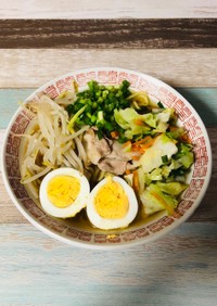 野菜たっぷり醤油ラーメン