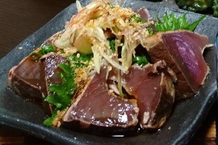 簡単鉄板 冷凍鰹たたきの美味しい食べ方 レシピ 作り方 By Minimai クックパッド 簡単おいしいみんなのレシピが352万品