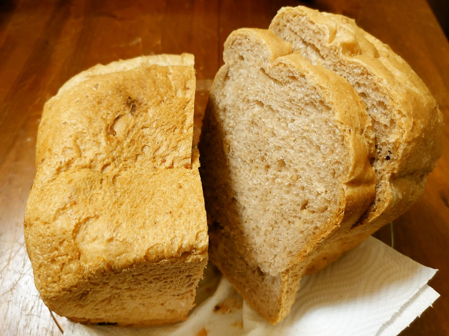 クルミ・レーズンシナモンオリーブ油のパンの画像