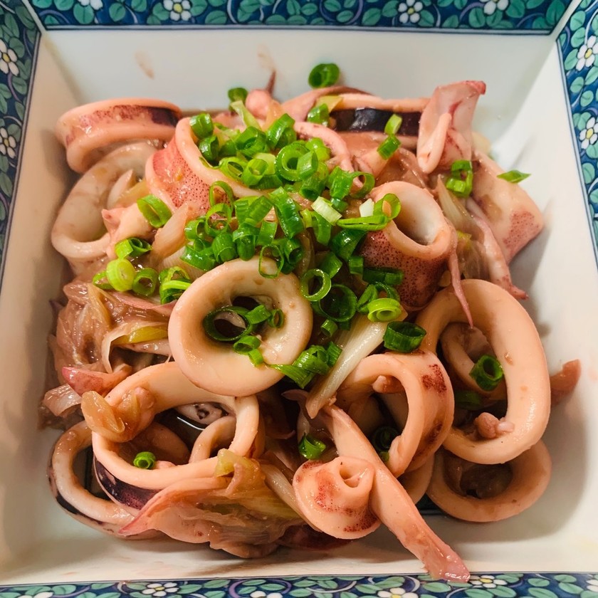 イカとネギのコクうま炒め by YUKIBUのおうち 【クックパッド】 簡単おいしいみんなのレシピが356万品