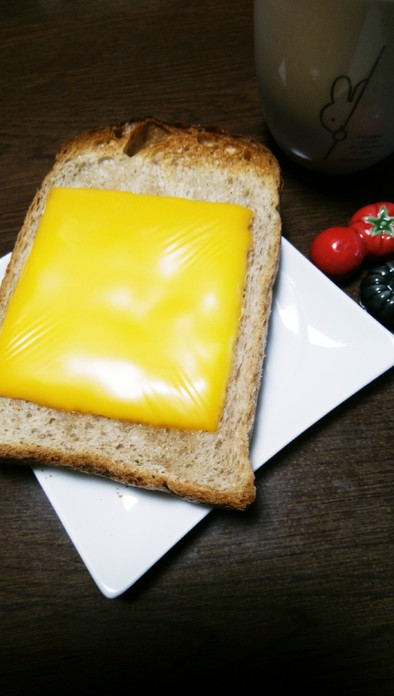 手が汚れない☆はちみつチーズトーストの写真