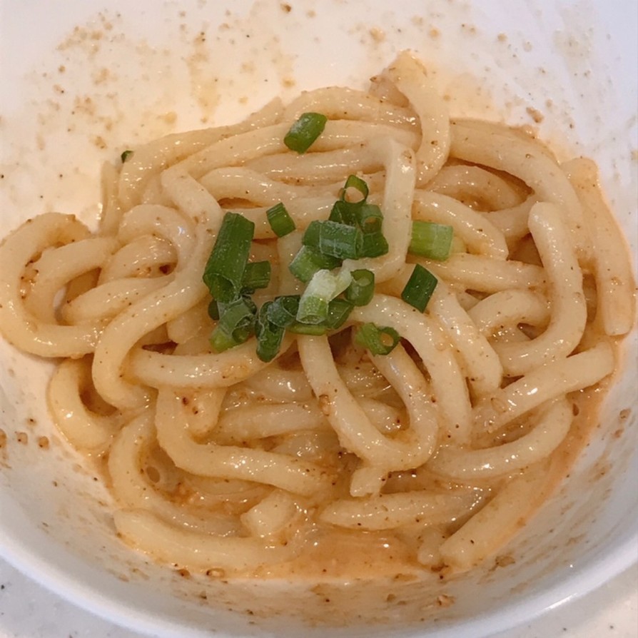 レンジで簡単、ごまマヨ麺つゆのうどん！の画像