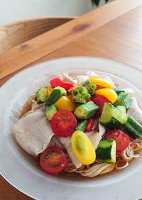 夏野菜でカラフルしゃぶしゃぶそうめん