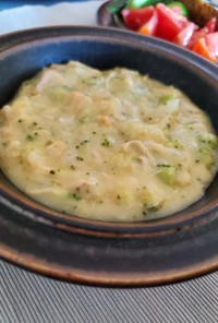 ブロッコリーと鶏肉のチーズスープ