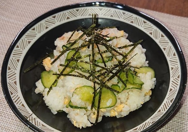 きゅうりたっぷり簡単ちらし寿司の画像