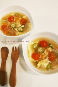 トマトとオクラのふんわり卵スープ