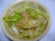 レタスの大根おろし和え。の写真