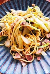 白菜と椎茸、ベーコンの和風ペペロンチーノ