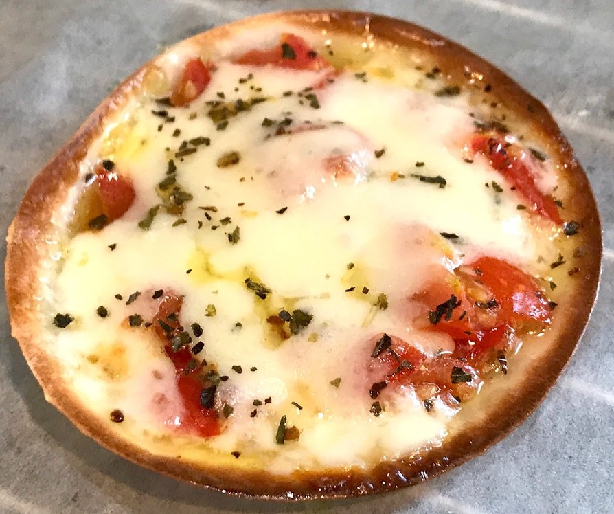 腎臓内科医考案減塩トマト糀米粉のミニピザの画像