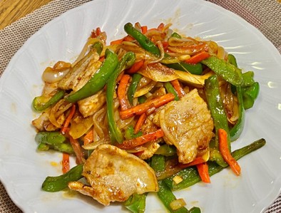 豚バラ肉といろいろ野菜のピリ辛中華炒めの写真