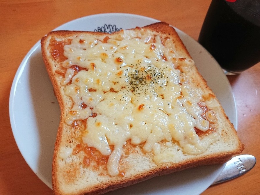梅みそチーズトーストの画像
