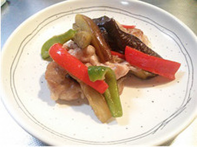 豚肉と夏野菜のエスニック炒めの写真