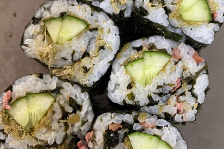 海苔巻き 梅わかめとろろ昆布かっぱ巻き レシピ 作り方 By サクライケータ クックパッド 簡単おいしいみんなのレシピが365万品