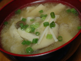 具だくさん☆きのこのお味噌汁