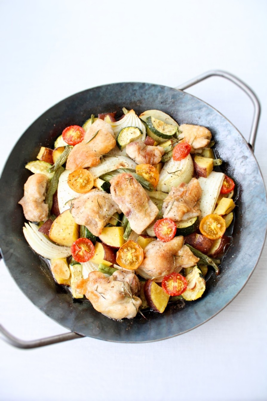 簡単料理【チキンと野菜のオーブン焼き】の画像