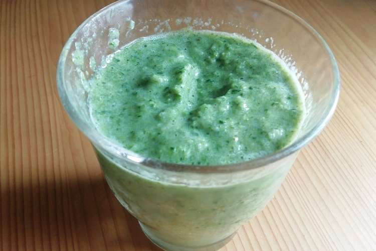 セロリと緑黄色野菜たっぷりスムージー レシピ 作り方 By はなこマクラメ クックパッド 簡単おいしいみんなのレシピが352万品