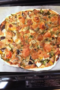 夏野菜で作るピザ