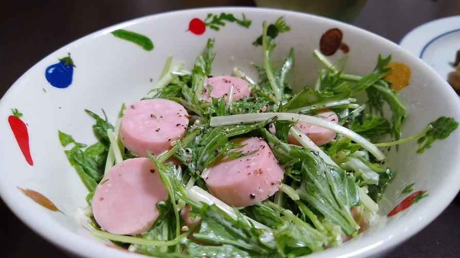 簡単可愛い★水菜と魚肉ソーセージのサラダの画像