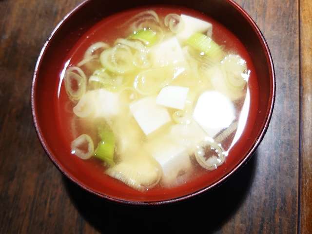 お豆腐とねぎのお味噌汁 レシピ 作り方 By 三毛猫調理愛好家 クックパッド