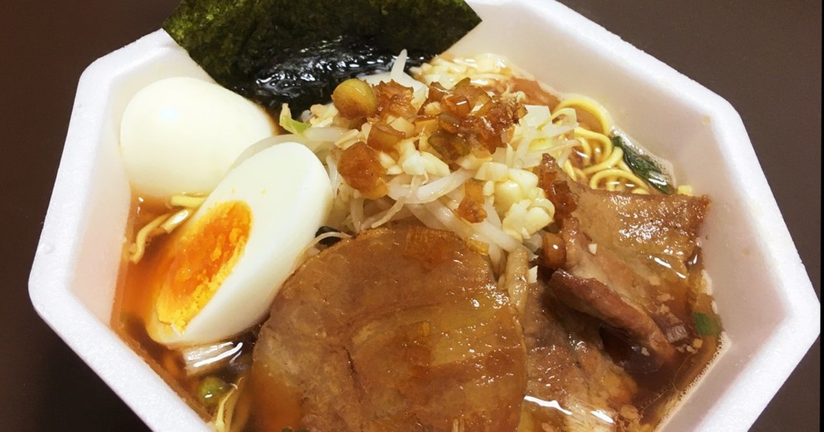 カラメが絶品 カップ麺でラーメン二郎 レシピ 作り方 By 居酒屋まるみ クックパッド