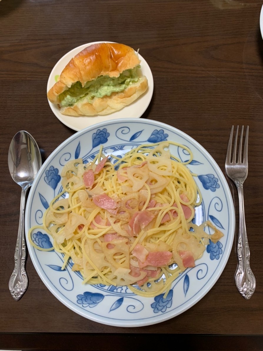 ベーコンとレンコンの醤油ニンニクパスタの画像