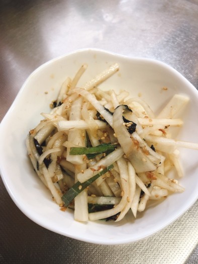 大根と大葉と韓国のりのサラダの写真