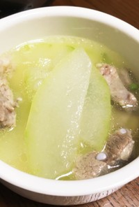 ベトナムの夏の定番、軟骨冬瓜スープ