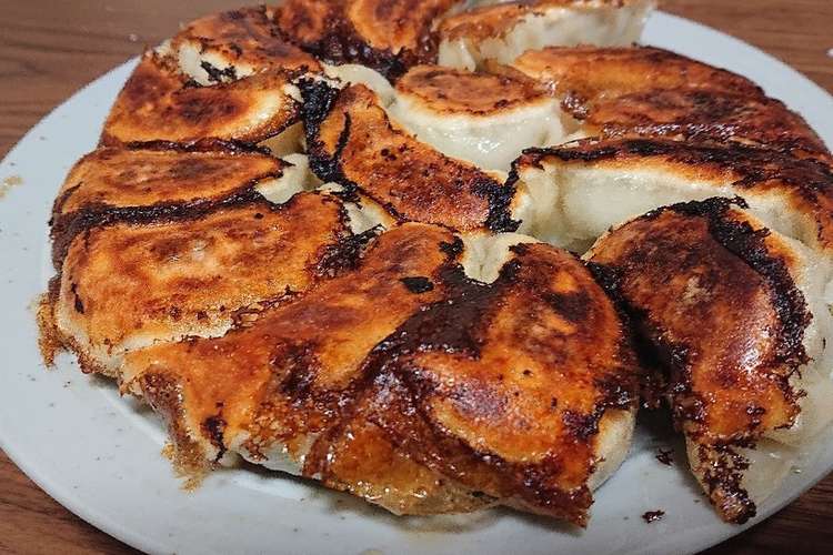 手作り餃子の皮を丸くモチモチに作るコツ レシピ 作り方 By ｙｏｋｋｙｕｎ クックパッド 簡単おいしいみんなのレシピが356万品