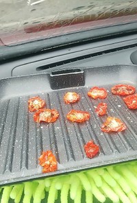 セミドライトマトを夏の車内でつくる