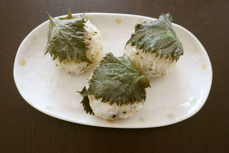 塩漬け大葉のおにぎり レシピ 作り方 By クックj5lryo クックパッド 簡単おいしいみんなのレシピが351万品