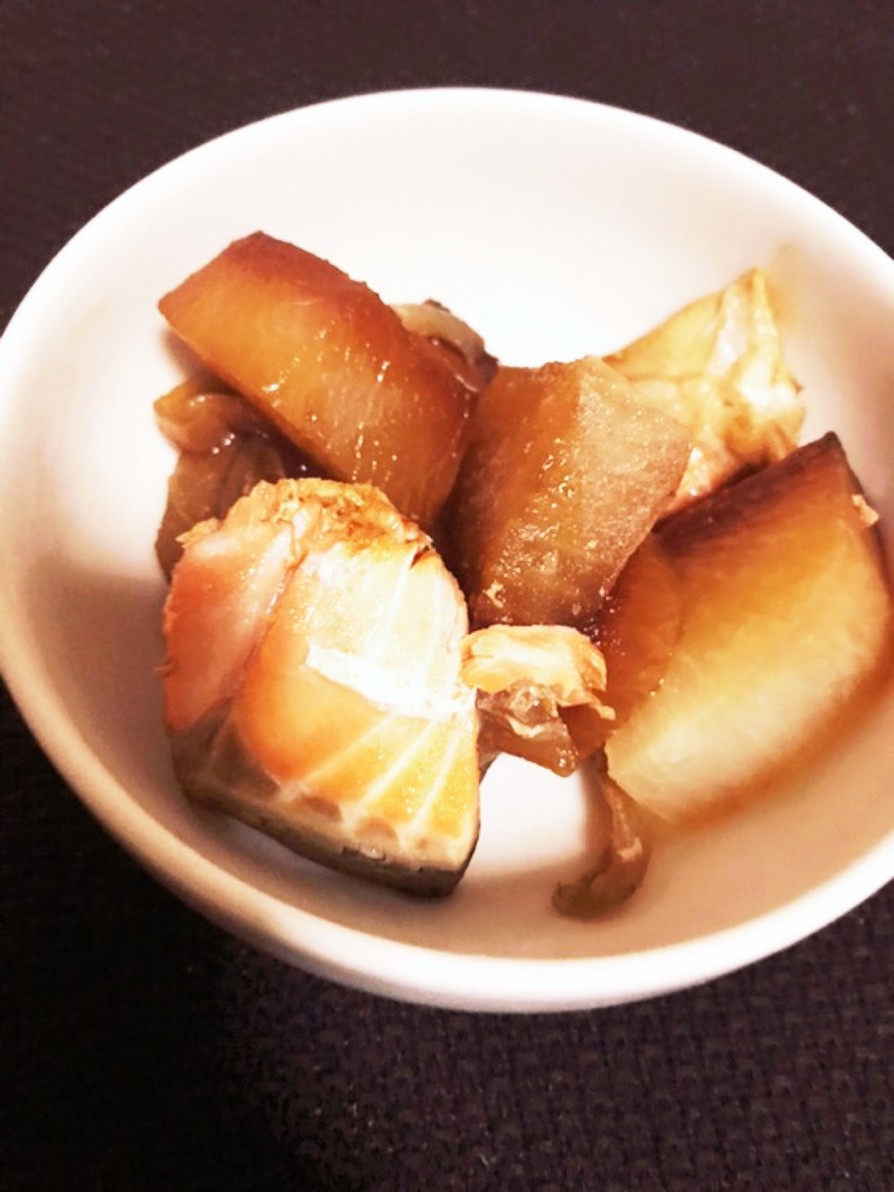 【炊飯器】鮭と大根、玉ねぎの醤油煮の画像
