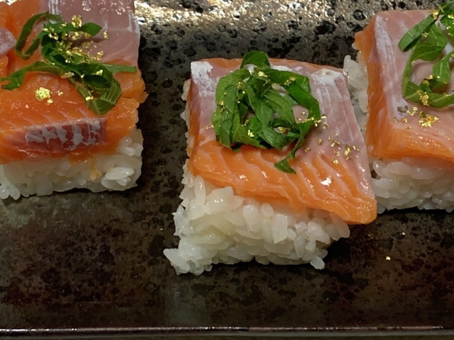 【幻の魚】ビワマスの押し寿司と炙り寿司の画像