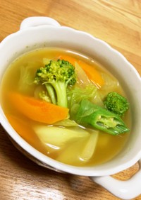 余り野菜消費☆カレー香るナンプラースープ