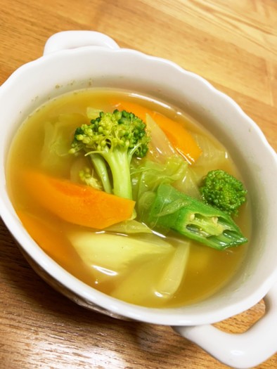 余り野菜消費☆カレー香るナンプラースープの写真